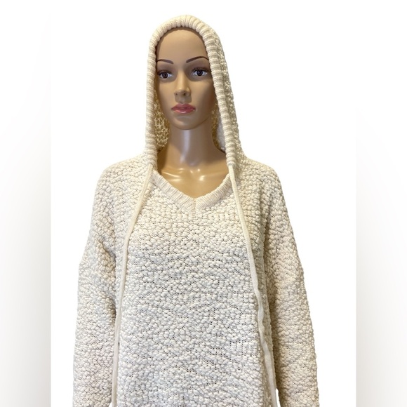 Trend Shop Cozy Cream Hooded Sweater size M/L - Picture 2 of 4
